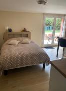 Charmant studio rénové avec terrasse privative