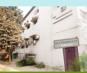 SKY HOMESTAYS - Smart Budget Rooms Near DAV Collage