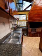 Casa con piscina en el centro