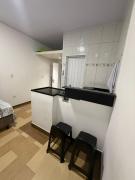 Kitnet a 4 quadras da praia no Canto do Forte