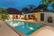 V278 Quiet Poolside 3BR Villa for Relaxed Stays