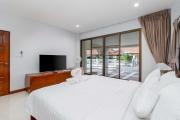 V278 Quiet Poolside 3BR Villa for Relaxed Stays