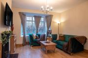Exquisite Bolton House, Garden Living, Parking, Sleeps 7