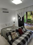 Studio apartment with private jacuzzi