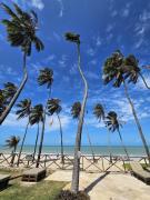 Flat Moderno Pé na Areia no Centro de Cumbuco Piscina frente mar Eco Paradise 210