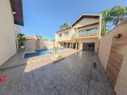 Casa exclusiva com piscina Av Maringá