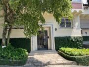 Black & White apartment