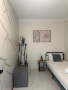 Convenient Single Stay in Heart of Cabramatta - Shared Bathroom and Kitchen