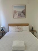 Convenient Double Stay in Heart of Cabramatta - Shared Bathroom and Kitchen