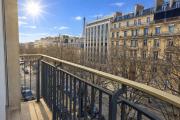 Luxury Paris Apt, Eiffel View, Golden Triangle