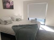 ModernStylish 2 bedroom courtyard Free Parking