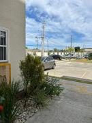 Para mulheres - quarto em em AP Familiar Compartilhado - Próx Aeroporto