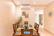 Stylish Flat, Pool, Garden & Fast Wi-Fi
