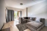 Modern 2-Bedroom Apartment in Vibrant Sandton Central