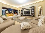 Luxury 4 bedrooms apartment