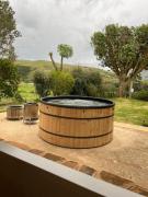 The Homestead at Qambathi Mountain Reserve - pets welcome - Wood fired hot tub