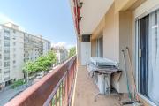 Spacious 3-bedroom apartment with balcony Gratte Ciel Villeurbanne