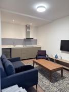 Full 1 bedroom and sitting room basement flat, 1 kingsize bed