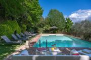 Apartments Florence - Villa Tignano with Pool