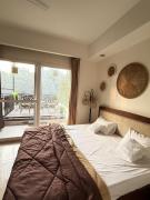 Noor by Saanjh, 1BHK Serviced Apartment, Boho Balcony, Golf Course Road, Sector 43