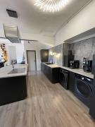 The Onyx Glow- 99m2 Designer Loft