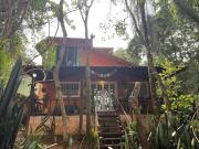 Casa dos Artistas na Natureza com varanda