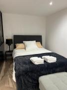 Place a 2 minutes du metro Excellente localisation