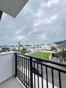 Edificio com piscina a 800m da praia - ACB