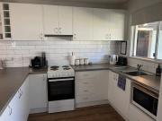 7 Salty Air Beach Shack Pets OK 350m to the beach!