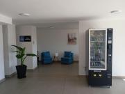 Bello departamento familiar nuevo en La Serena vista al mar, piso 4 con ascensor, malla de seguridad anticaída, piscina, estacionamiento gratuito, regalo de bienvenida, a pasos del Faro