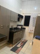 Casa completa com dois quartos e estacionamento grátis