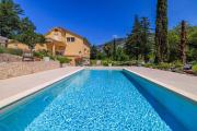 Traumhaftes Apartment mit Pool, mediterranem Garten, Grill, Babybett, WiFi
