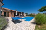 Mediterrane Villa mit Privatpool, Grill, Tischtennis und unweit des Radwegs Parenzana