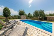 Mediterrane Villa mit privatem Salzwasserpool, Babybett, Whirlpool, Tischtennis, Spielplatz