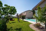 Atemberaubende Villa mit herrlichem Panoramablick, Privatpool, Kinderschaukel, BBQ