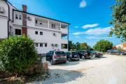 Traumhaftes Apartment nur 350 Meter zum Zentrum von Rovinj mit Parkplatz, Meerblick