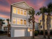 Pavilion a la Plage on Isle of Palms PORCH, GAS GRILL, STEPS FROM THE BEACH!