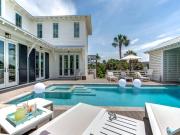 Brand New Luxury 6 bedrooms, 7.5 bathrooms, pool, spa, elevator, ocean views