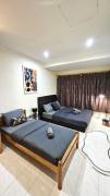 Cozy Private Room in Taman Desa with Shared Bathroom