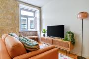 Magnolia 3 Luxury with AC Metro Downtown Porto