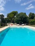 Studio au dernier étage dune bastide grassoise