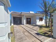 Casa 3 dormitórios, 250 metros do mar