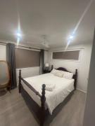 3 bedroom home in peaceful Rochdale South