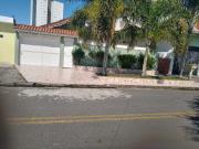 Bela casa com piscina