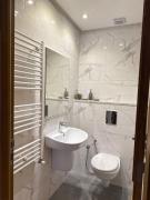 Beautiful Modern 2BR with Living Room