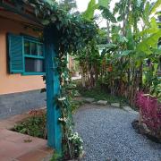 Casa das flores - Paraiso no Vale das Videiras, com natureza, canto dos pássaros e perto do centrinho