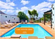 Spacious Private Villa up to 16 - Authentic Yaiza - Volcano, Timanfaya park, Bodega & South Beaches - Heated Pool - Game Room - Charcoal grill