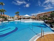 Apartment Exklusives Attic mit atemberaubendem Meerblick by Interhome