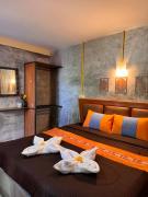 Lanta natural hut garden