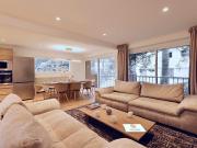 Courchevel 1850 : Élégant Apt. Neuf à 3 min des Pistes, Parking Inclus - FR-1-575-249